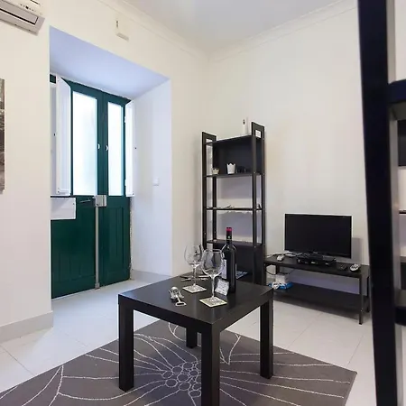 Апартаменты House Mouraria - 2 Min. City Center *